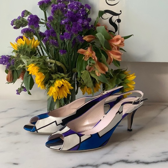 Emilio Pucci Satin Slingback Sandals 40 run large - Picture 3 of 8